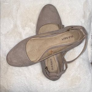 Old navy flats with strap